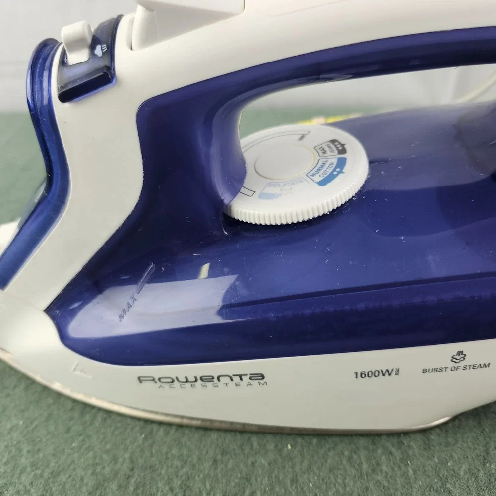 Rowenta DW2170 Accessteam 1600-Watt‎ Steam Iron Stainless Steel Clean Soleplate